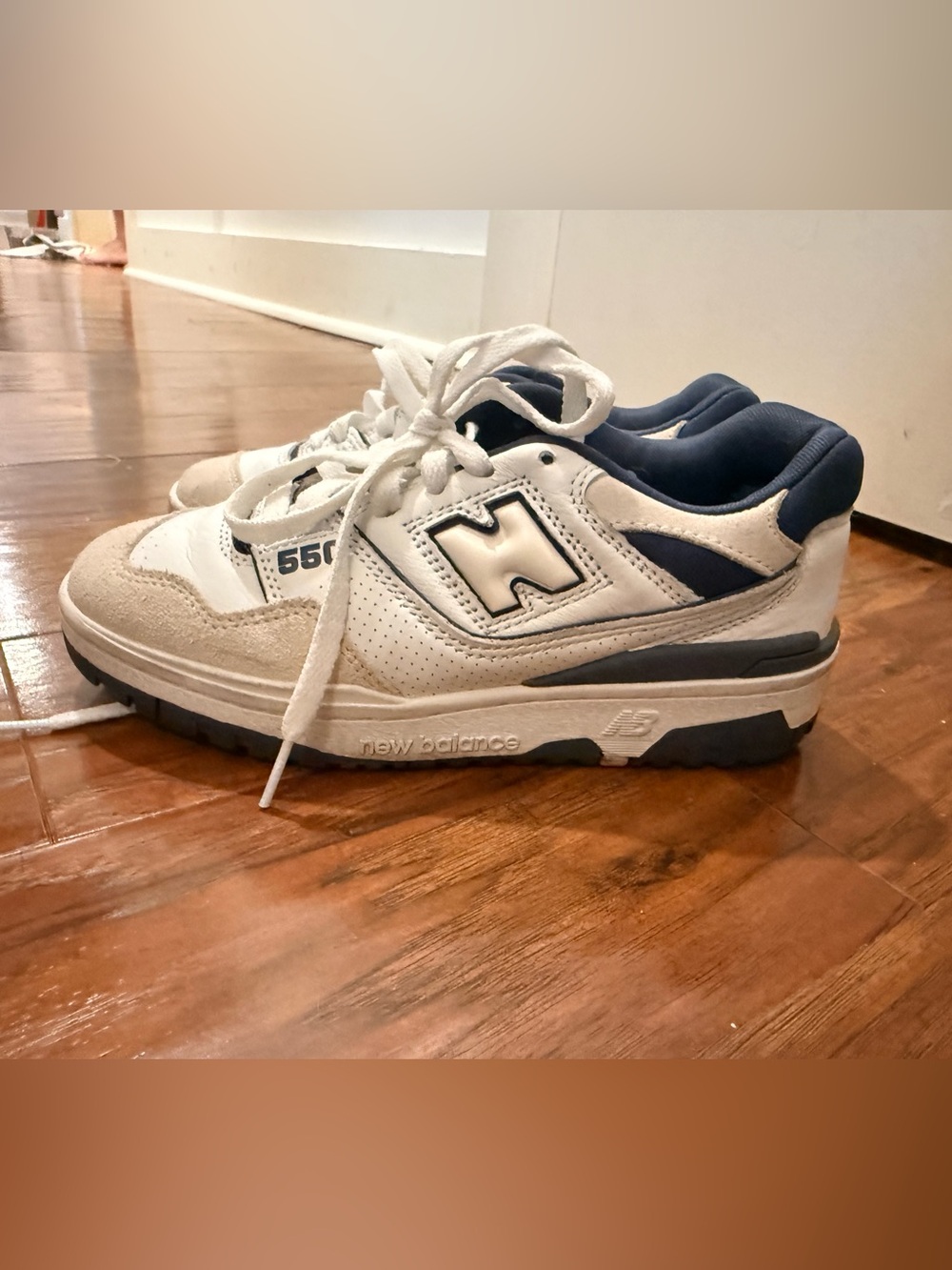 New Balance Womens White and Navy 550 Retro-Inspired Sneaker